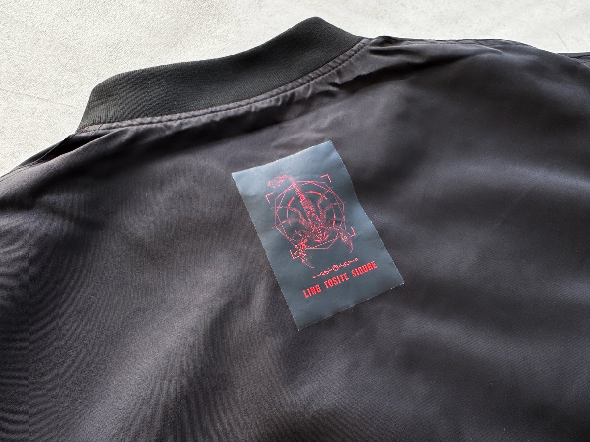 ○Sα-1ジャケット シックなブラックのボディにシンプルな蠍と