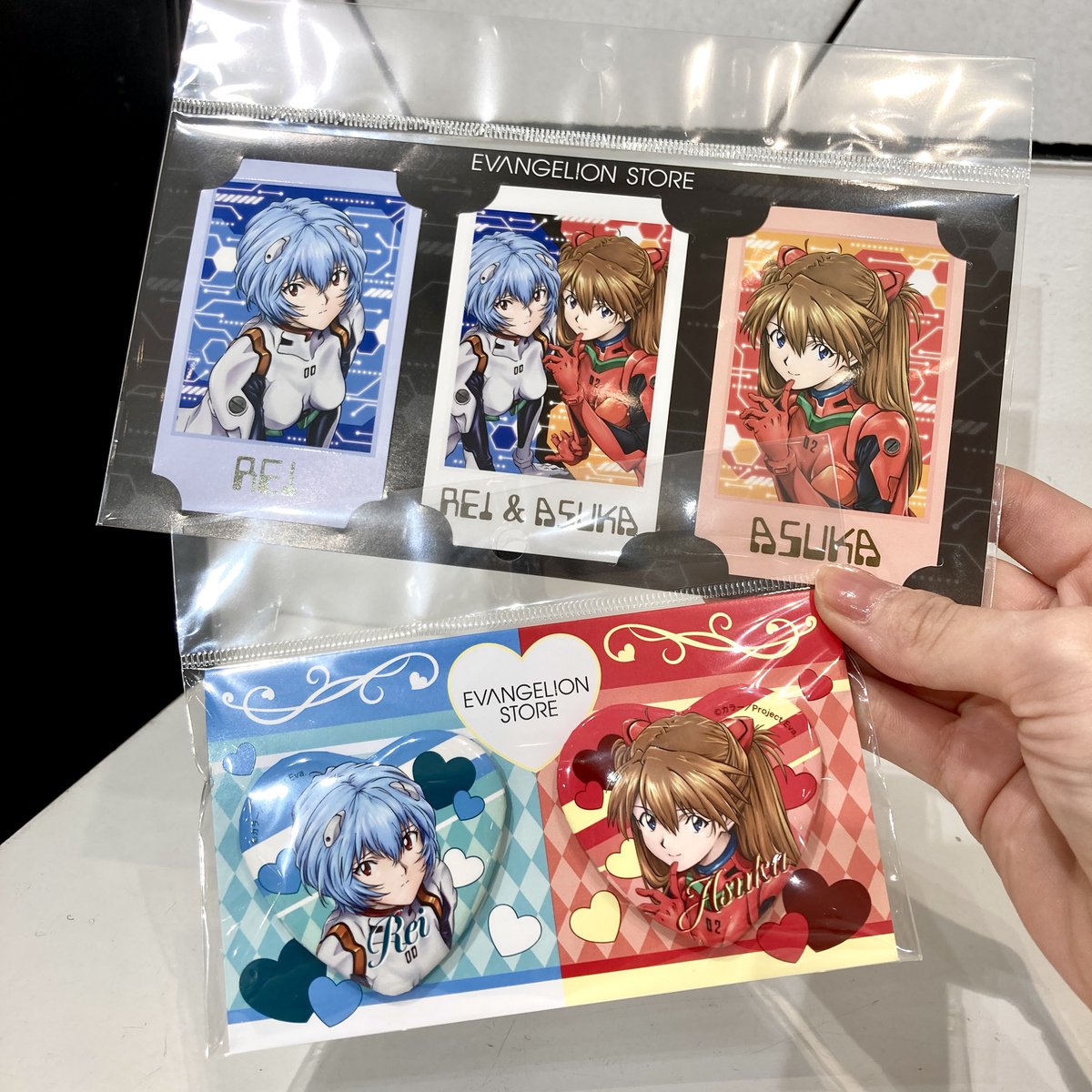 TOKYO-01(池袋)】《再入荷》 EVA STOREオリジナル 「ハート形缶バッジ