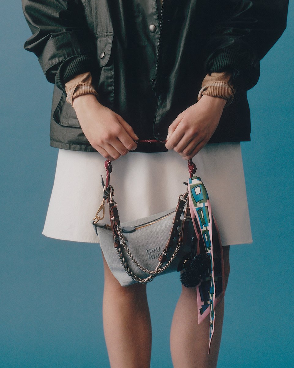 ミュウミュウ 2026年 プレリュード コレクションは、リアリティと気楽