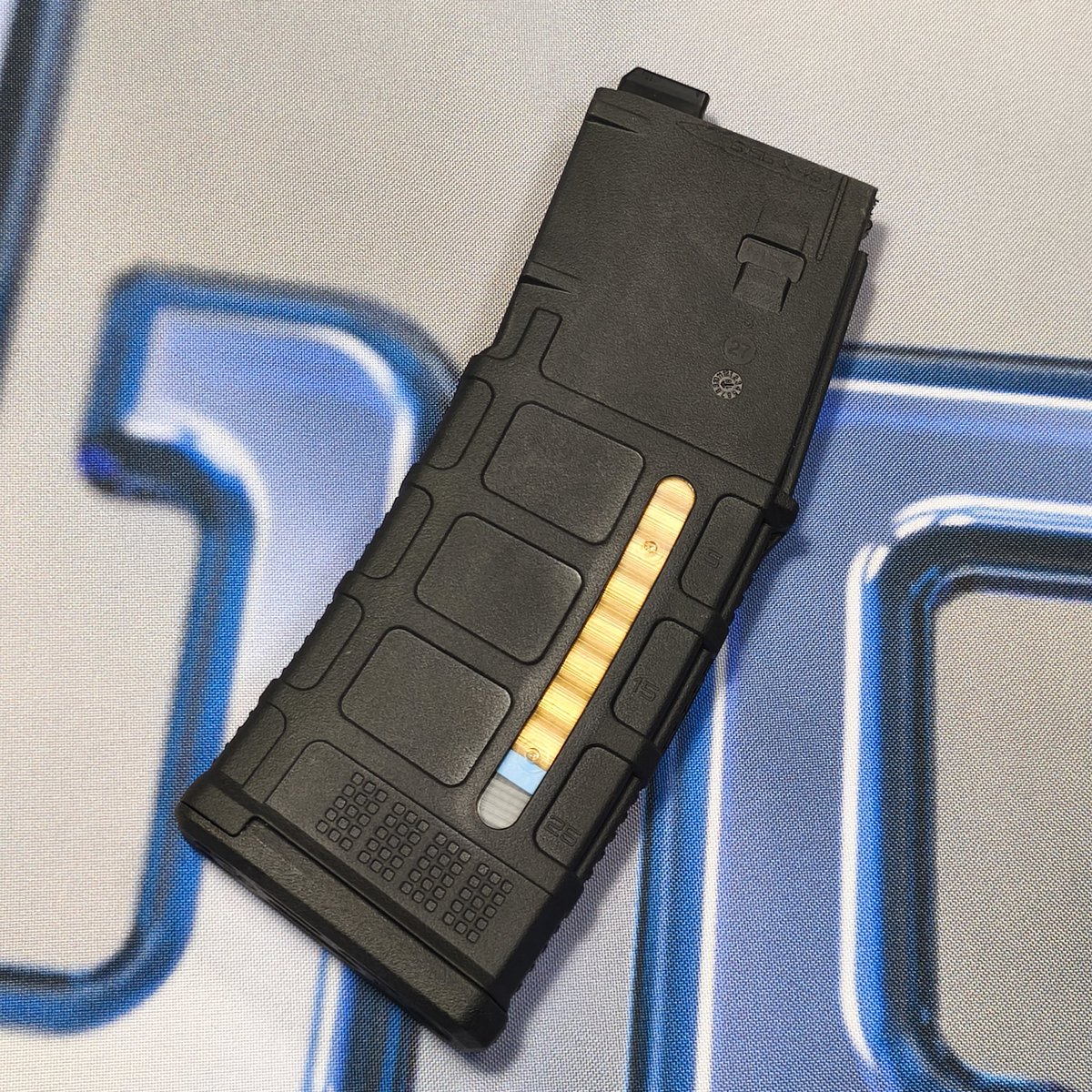 PMAGエボルト用加工マガジン 窓付きのPMAG Gen-M3にカートのダミー