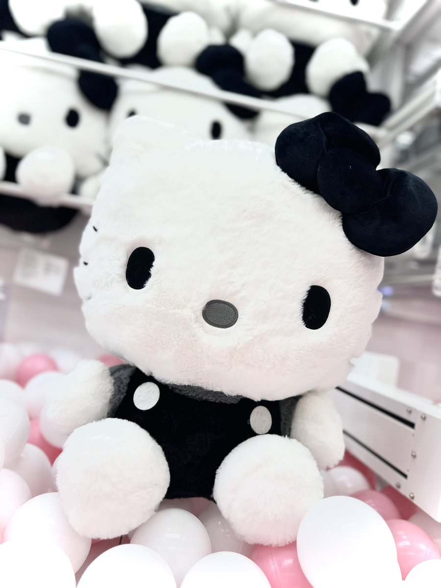 🖤新景品入荷情報🖤 ハローキティ モノクロドールGJ シックな