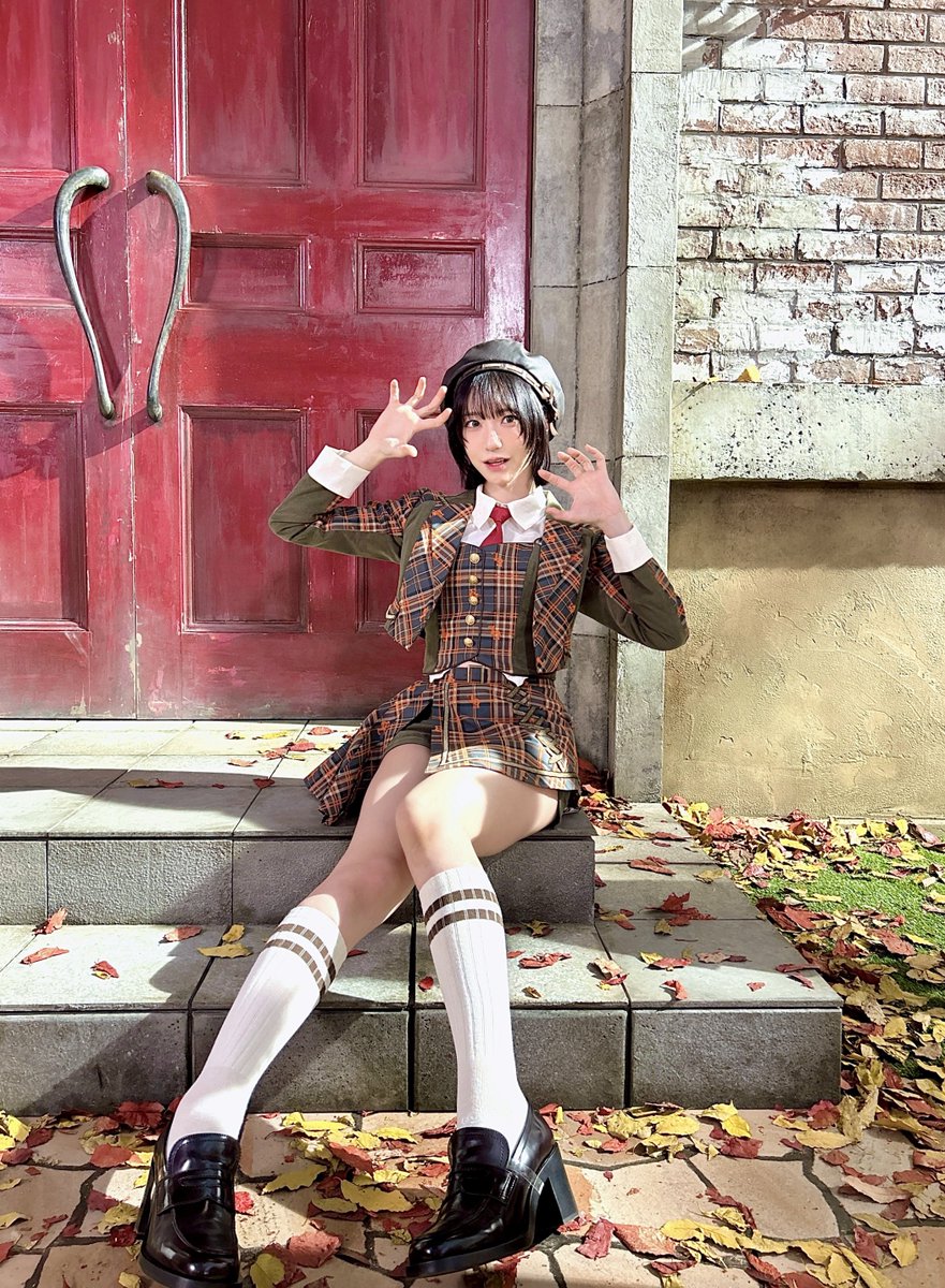 LOVE 19thシングル 『 ラブソングに襲われる 』 MVが公開になりました