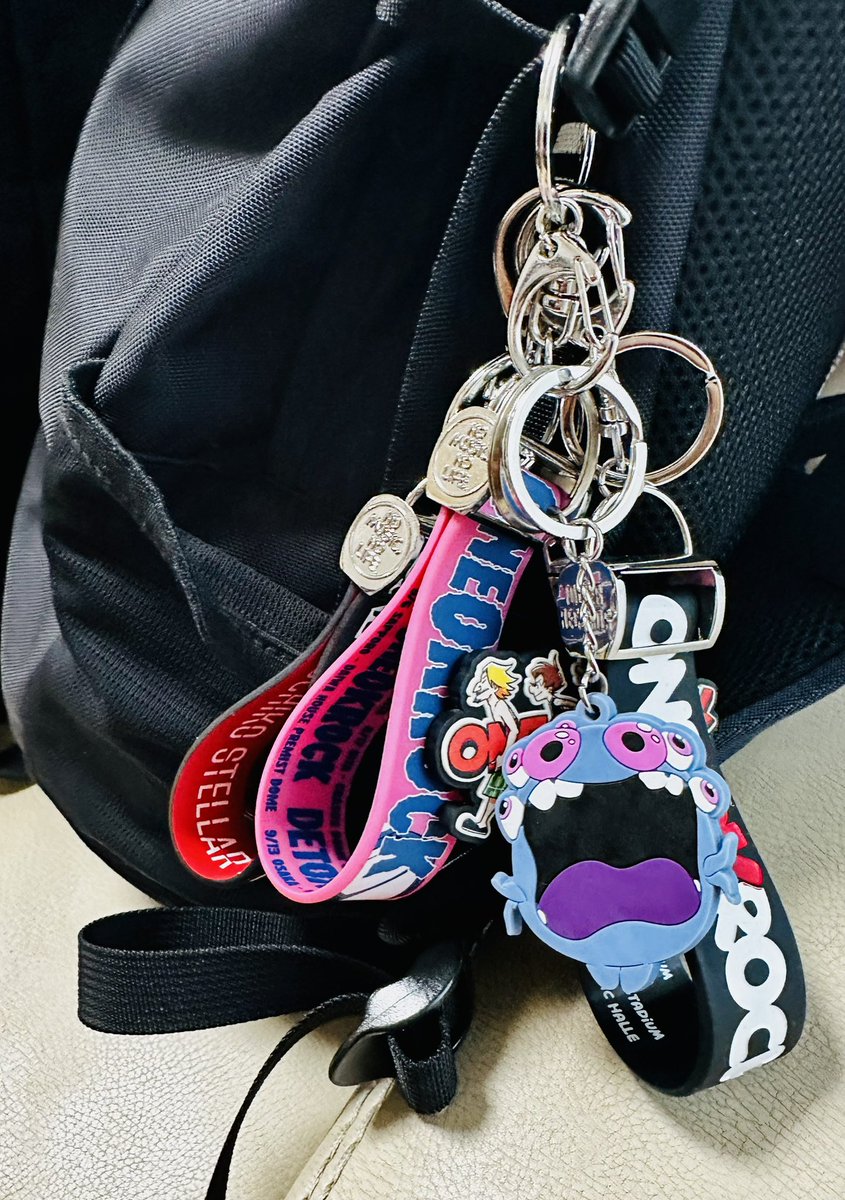 ONE OK ROCKの大事なラバーバンドをタワレコで売ってるラババン