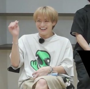 松倉海斗 私物 POP MART : SKULLPANDA (¥3,960)