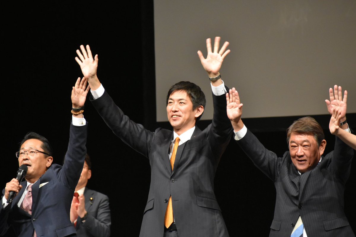 和歌山市から大阪へ。大阪護国神社の安倍晋三元総理顕彰碑を参拝し、国