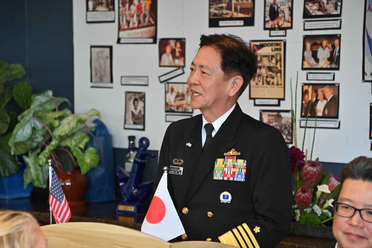 🇺🇸に出張中の齋藤海上幕僚長は、#サンディエゴ 寄港中の #海上自衛隊