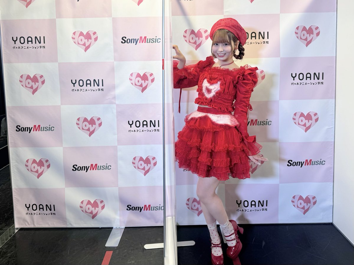 今日は18th single ラストイベント🍓♡ 個別撮影会とサインお渡し会で