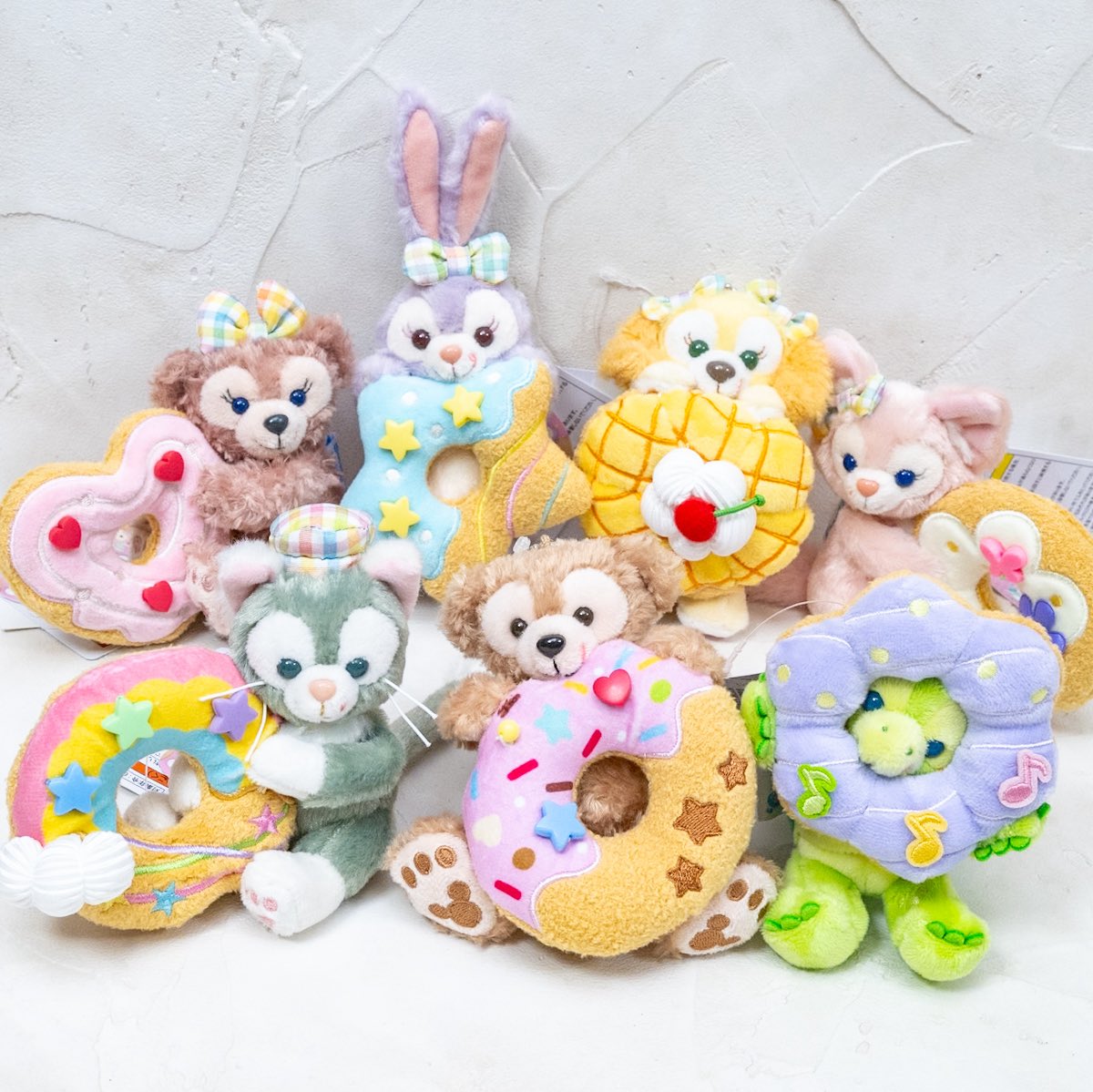 カラフルなドーナツデザイン！ 東京ディズニーシー「ダッフィー