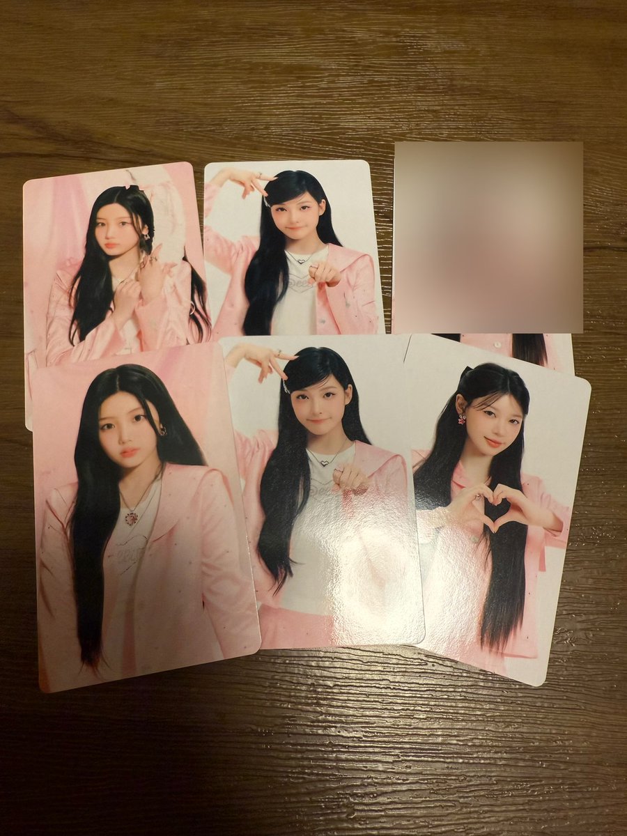 ILLIT GlitterDay in Japan グッズ トレカ・POPUPガチャ交換希望