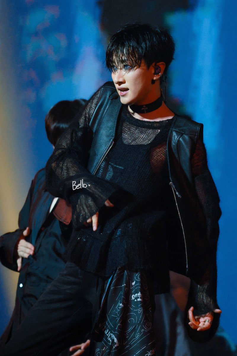 EUNHYUK looks phantasmagoric for SUPER SHOW 10 in SEOUL.