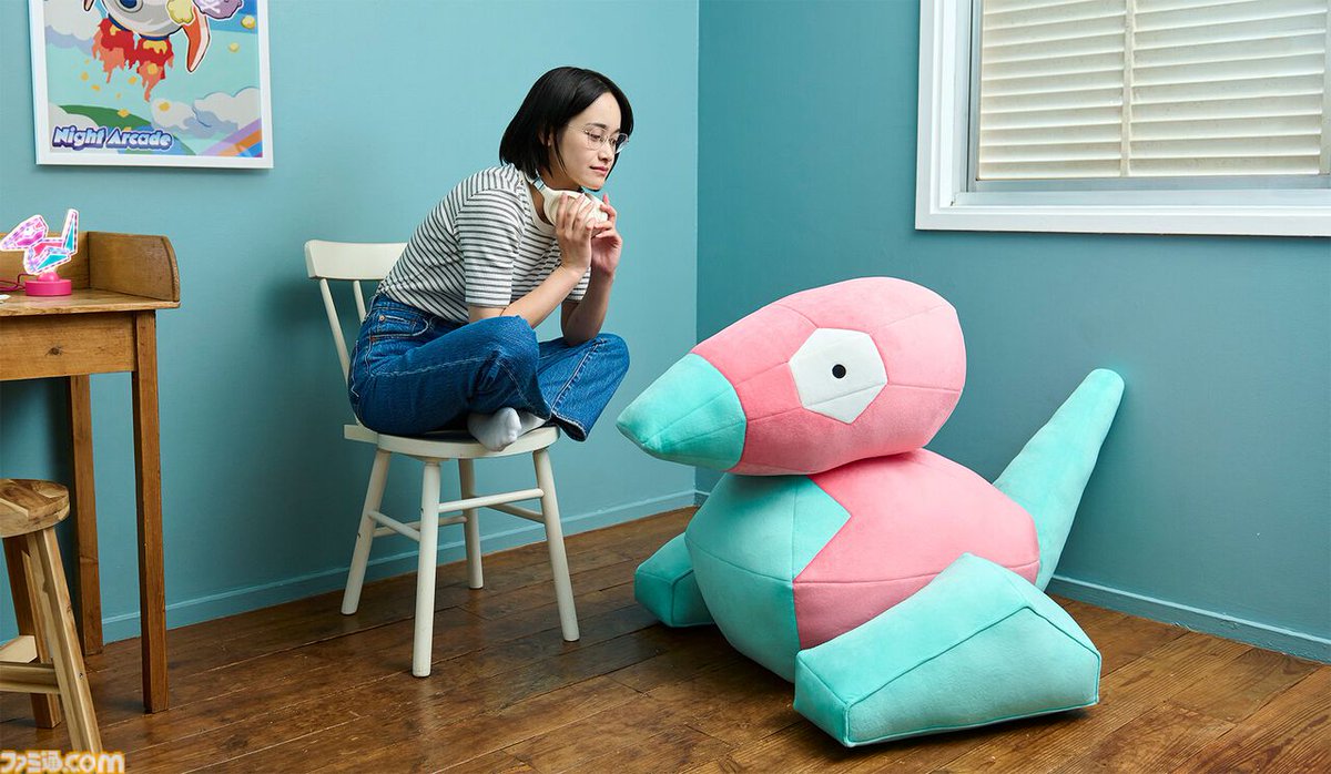 ポケモン】等身大の“ポリゴン”ぬいぐるみが想像よりけっこうデカい