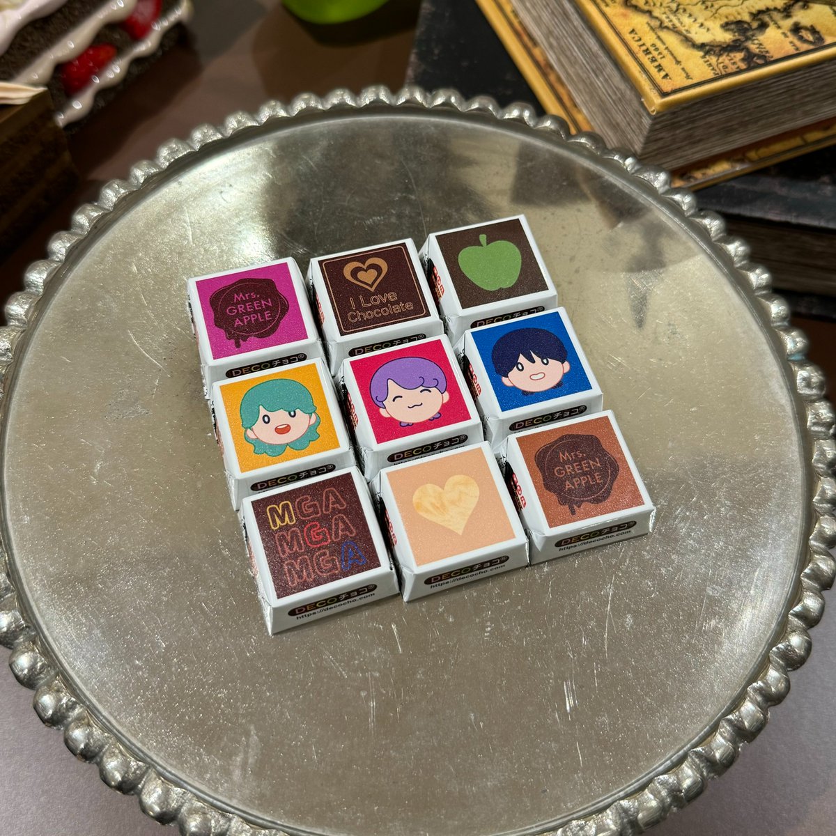 グッズのご紹介】 □Chocolate9Pieces メンバーのイラストやロゴの