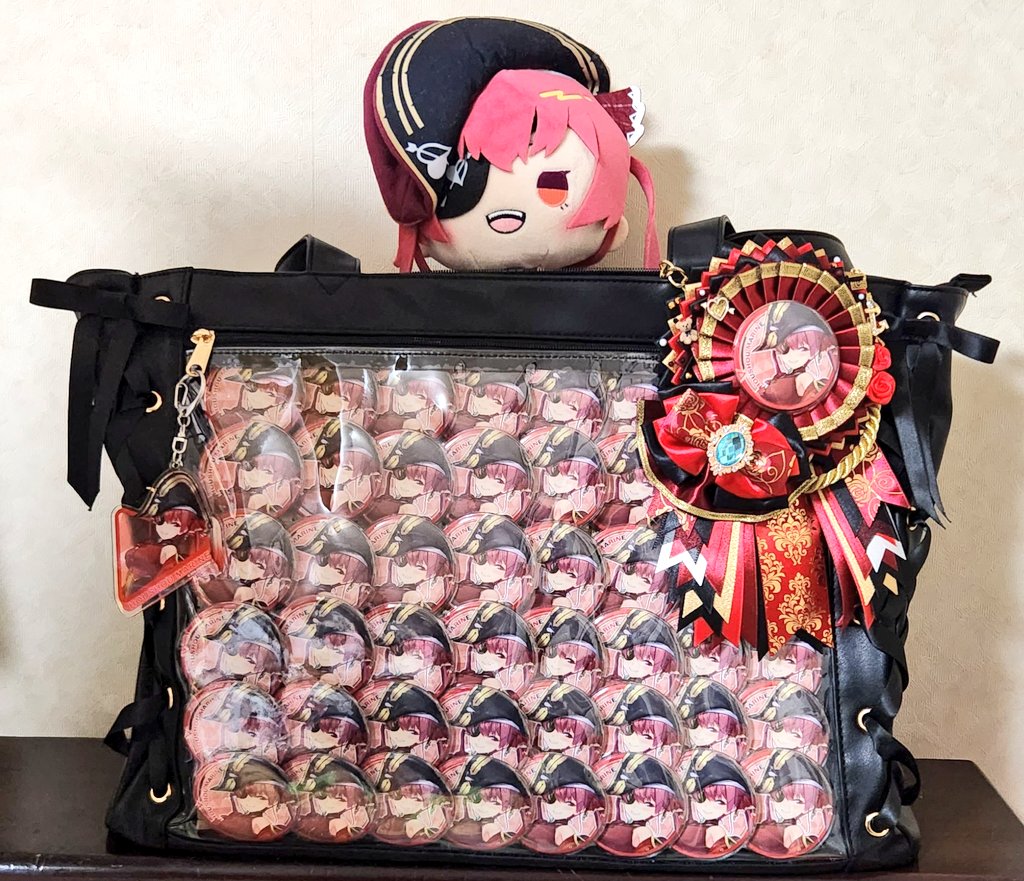 マリン船長のスターター缶バッジで痛バ作りました🏴‍☠✨ 人生初の痛バ