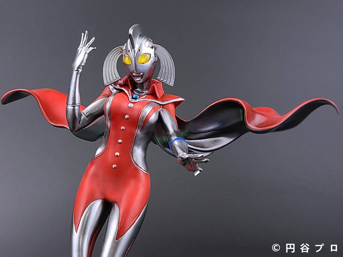 ウルトラの母 カルミラCarmeara Ⅱ (25cm) 未塗装組み立て式ガレージ