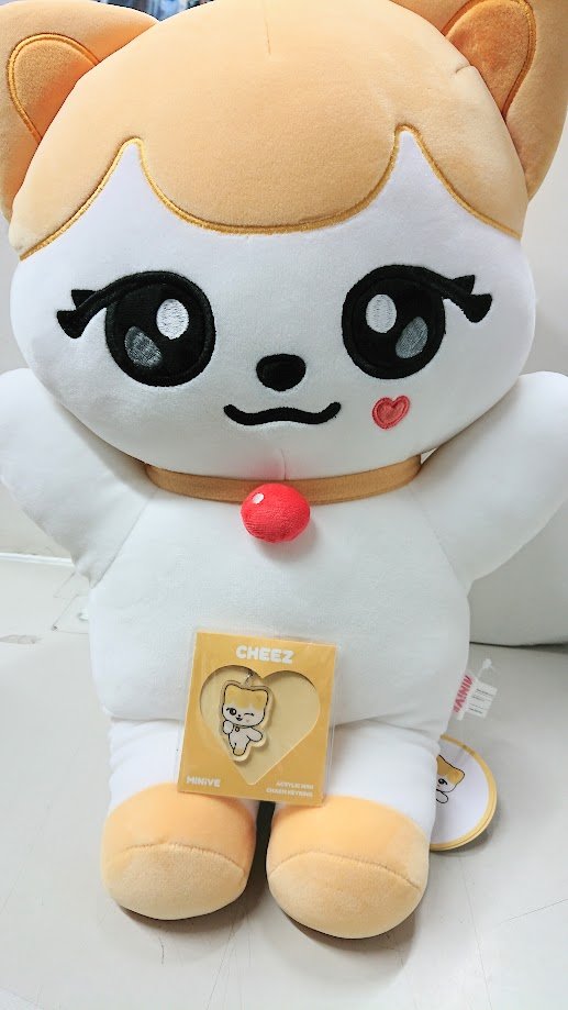 IVE #MINIVE ミニブ リズ/チーズのキーホルダーと 大きいぬいぐるみが