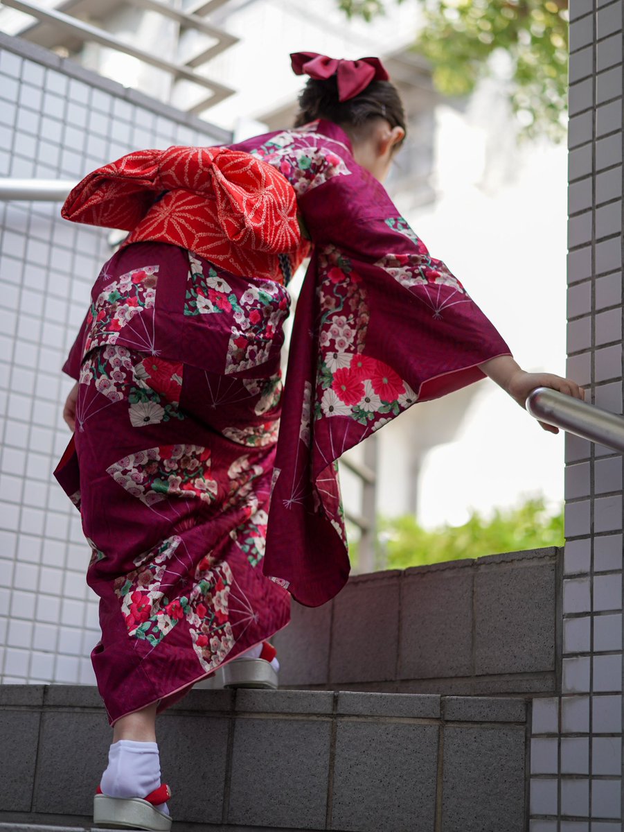 娘に着せたアンティークの着物は250円、帯は戦前から新品のものを100円