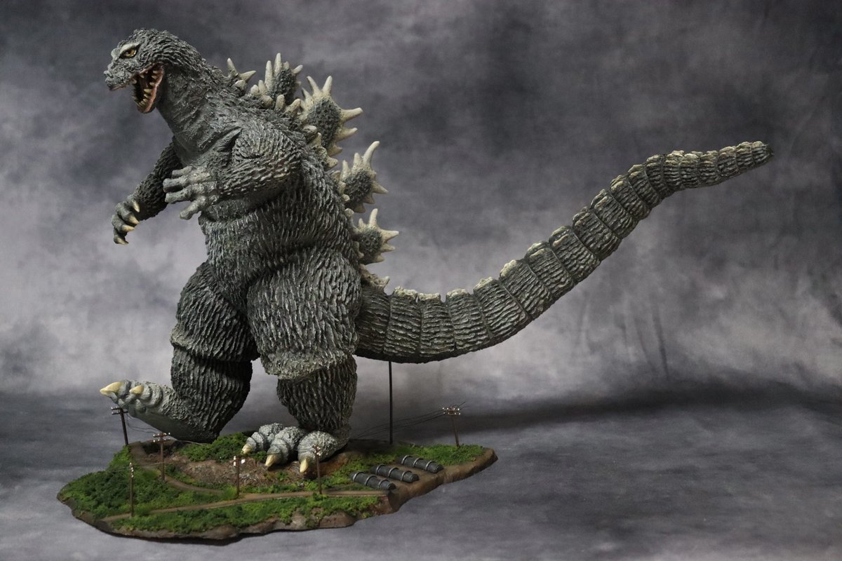 イノウエアーツ 歩きキンゴジ(ゴジラ1962埋没作戦)」完成。 依頼者様