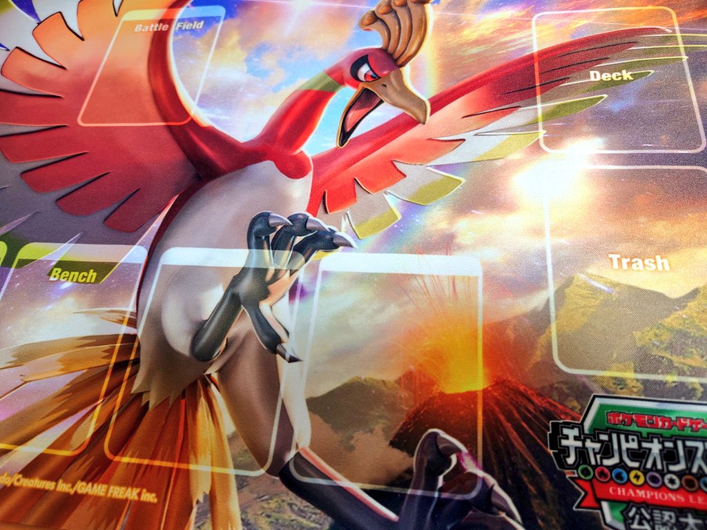 最高のプレイマットをゲット🐣🐣🐣🐣このホウオウほんとにかっけえ