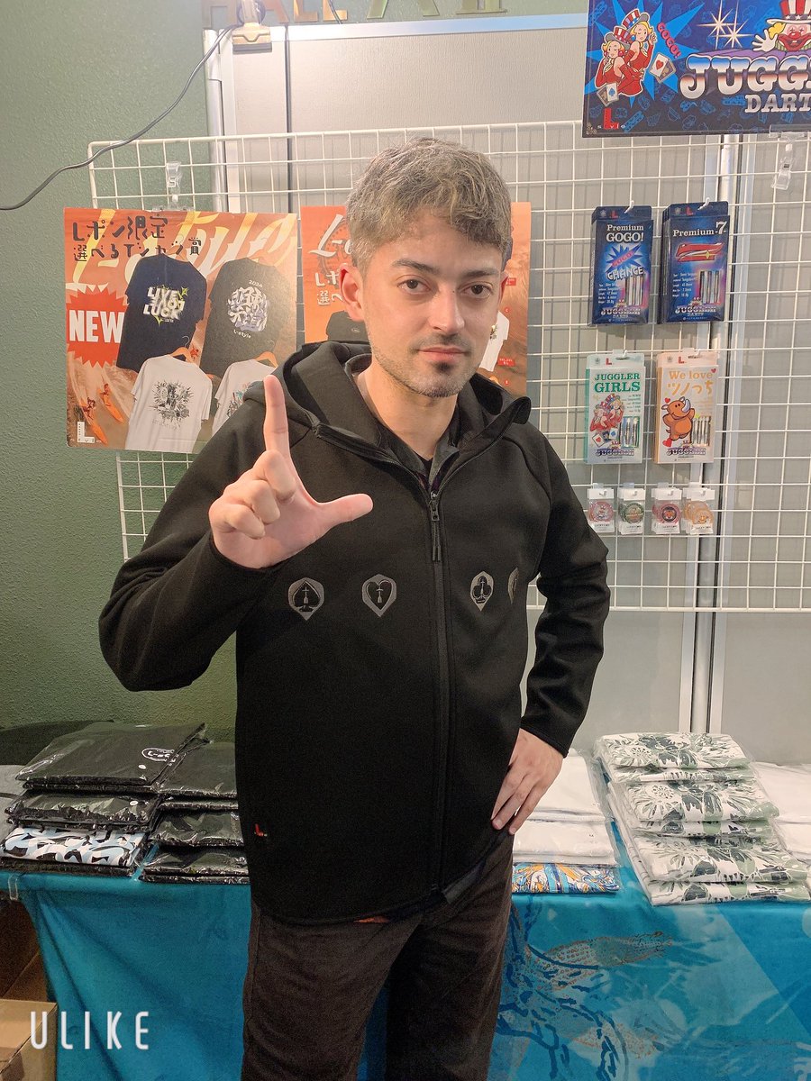 大人気L-styleパーカー🐻 エディーことエドワード・ファウルクス選手