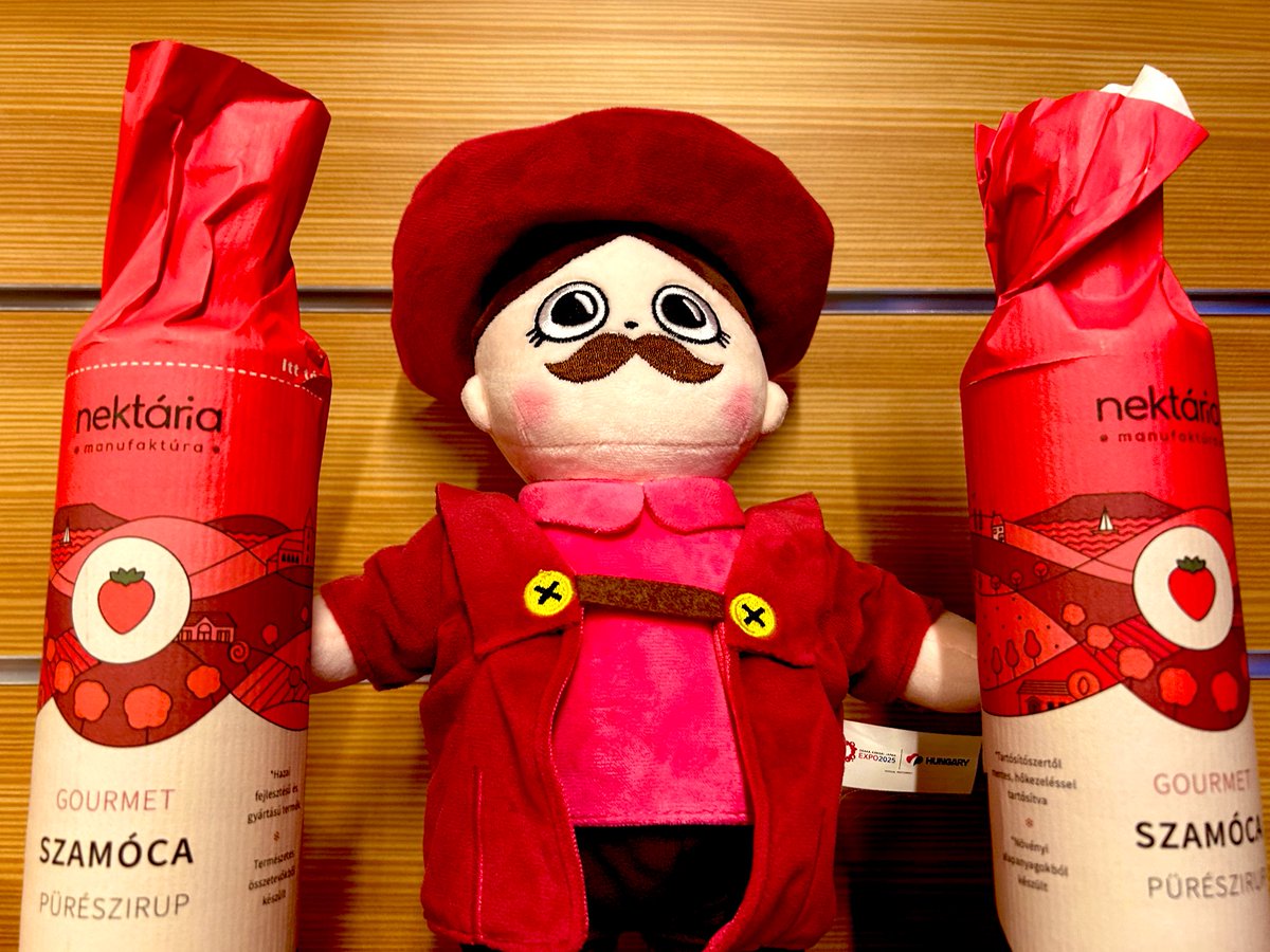 ハンガリー🇭🇺パビリオン】 ・パビリオンの出口に お土産コーナー