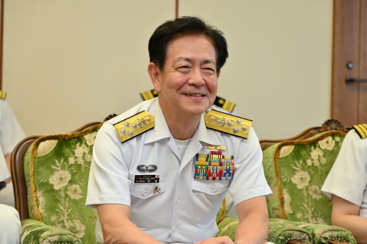 海上幕僚長は、🇺🇸輸送軍司令官リード空軍大将の表敬を受けました