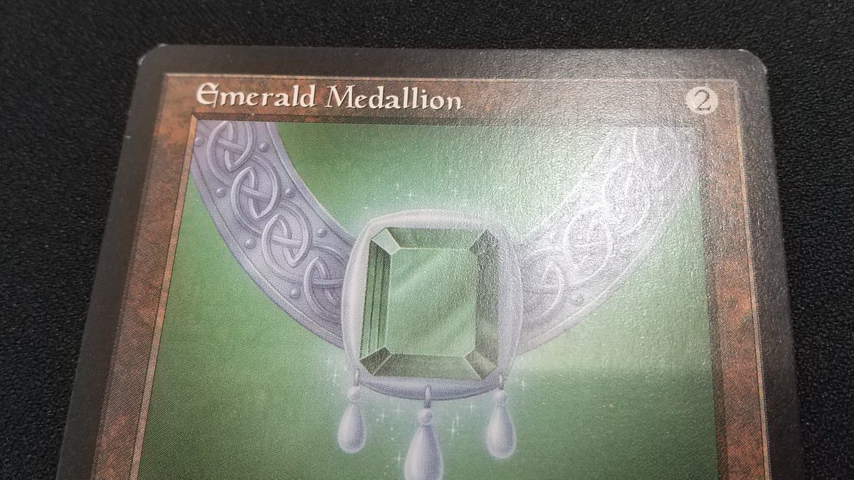 商品情報】 チャーリー・ブラウンエラーの《エメラルドの大メダル》が