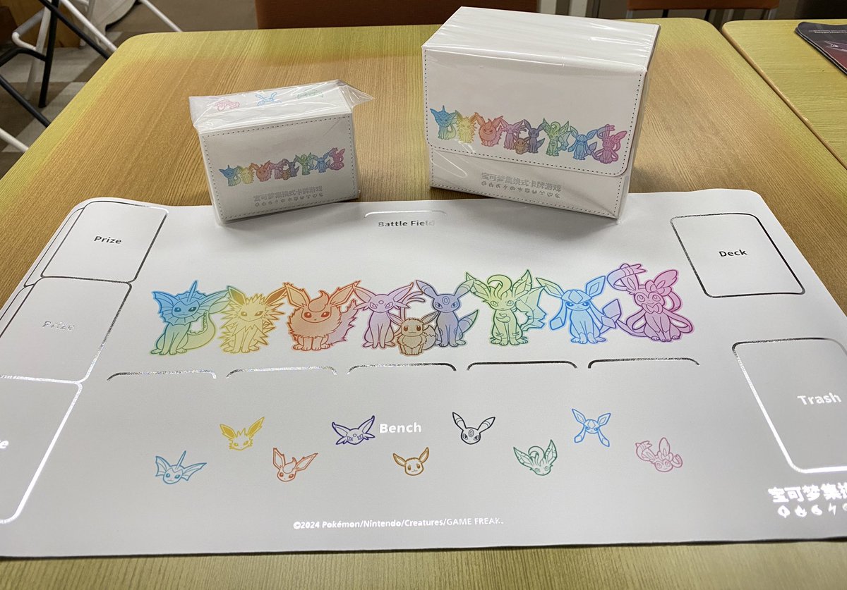 中国限定ポケモンカードサプライ イーブイギフトセットのプレイマット