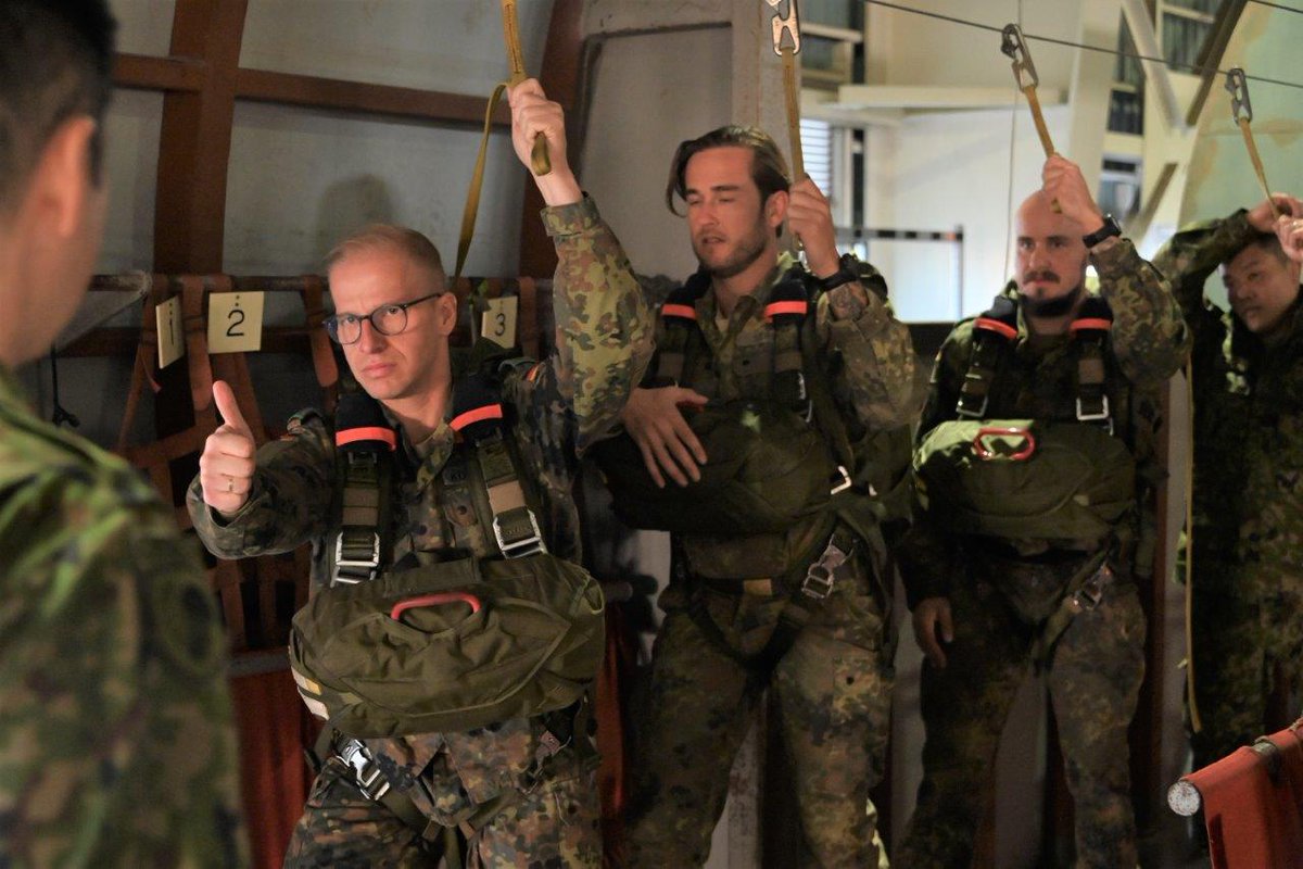 日独若年幹部交流①】 #第1空挺団 は、11月12日から12月2日