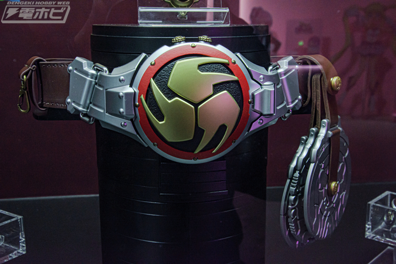 仮面ライダー響鬼』「CSM 変身音叉 音角＆音撃鼓 火炎鼓＆音撃棒 烈火