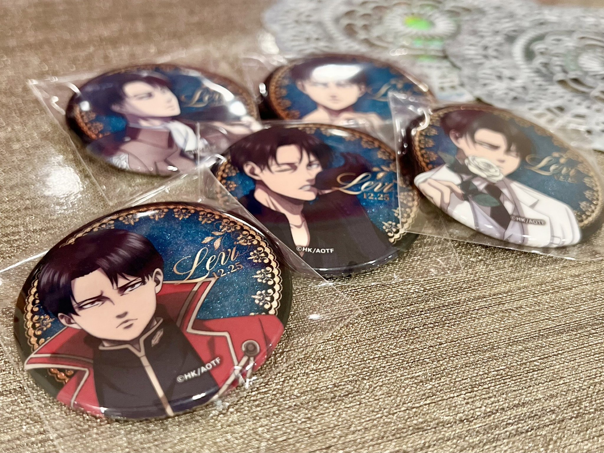 リヴァイ カラオケの鉄人コラボ缶バッジ 40個セット リヴァイ カラオケ