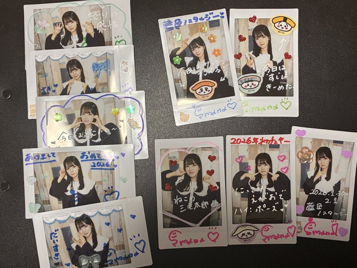 チェキ届いたよ 縦横が半分ずつ入っててありがたい。 お寿司ちいかわも