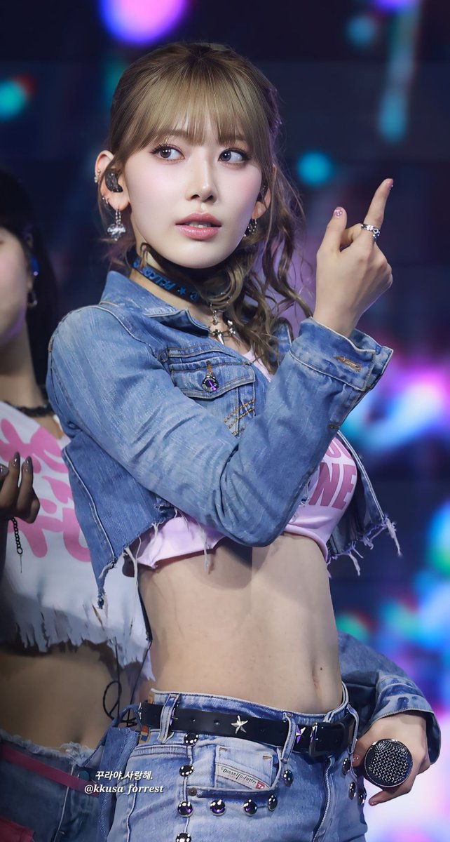 Sakura • 사쿠라 • 宮脇咲良 • サクラ 「241013」 📸 LE SSERAFIM • 르