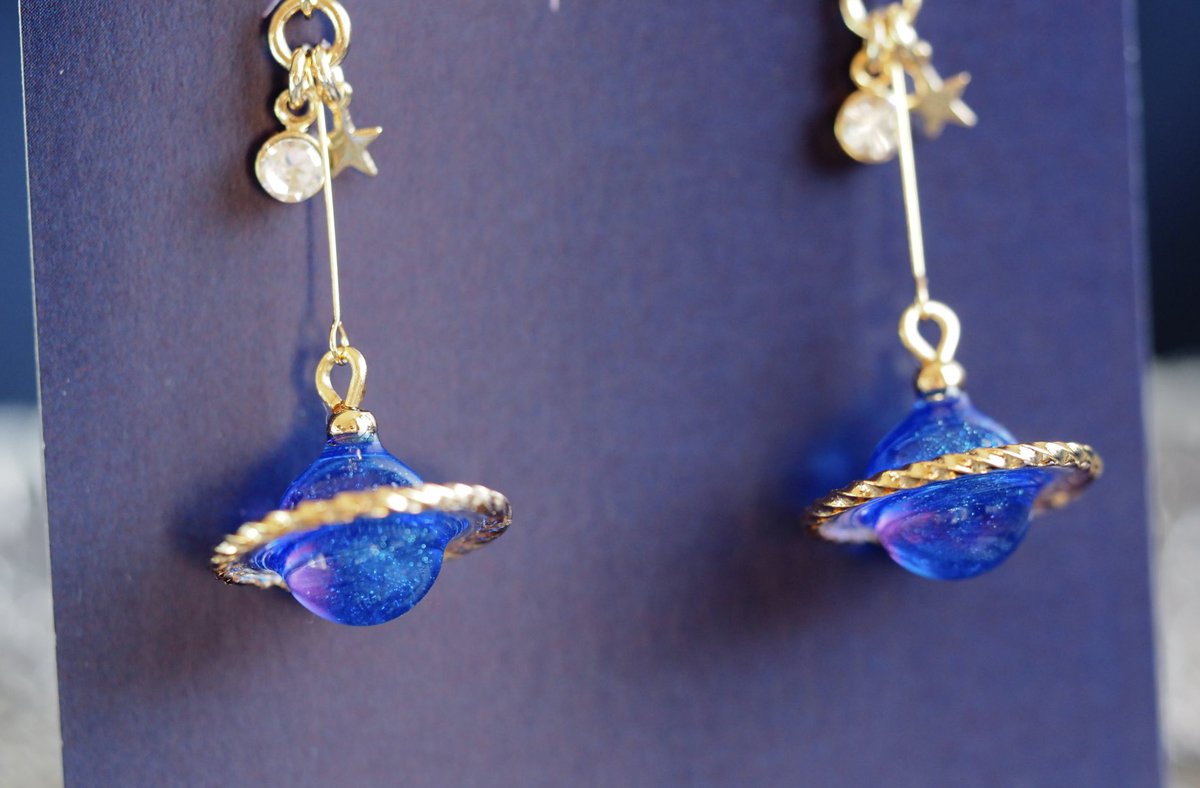 ころころプチサイズ #ハンドメイド ころっと飴土星のピアス𓂃 ◌⋆𓈒