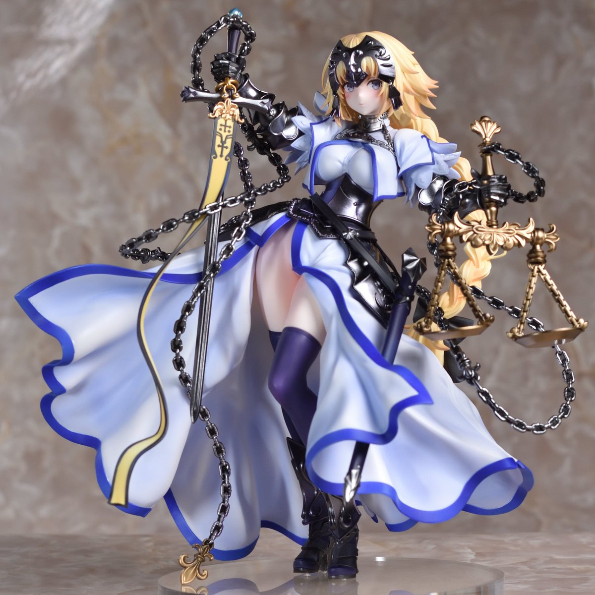 RT @tonsukeGK: ジャンヌ・ダルク ルーラーのガレージキット完成しま