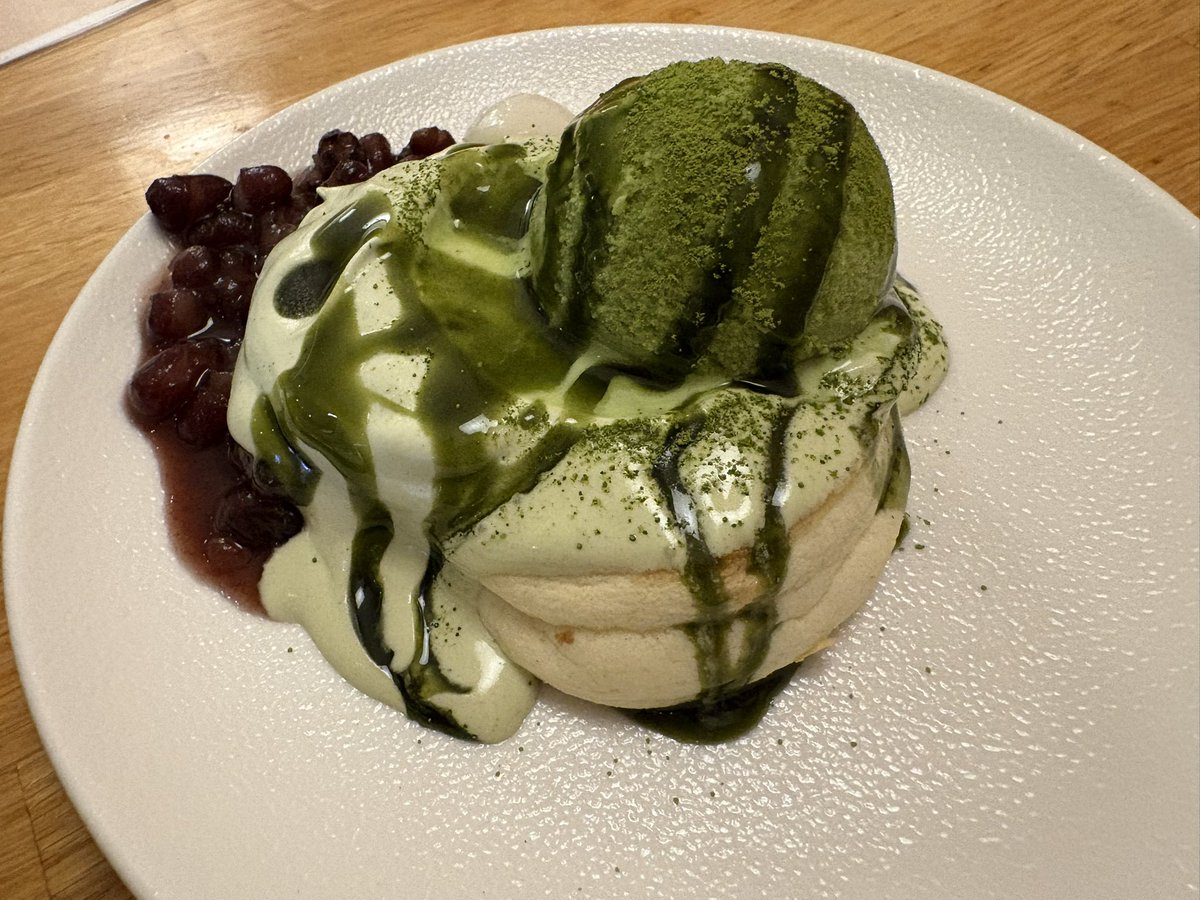 抹茶のスフレパンケーキ