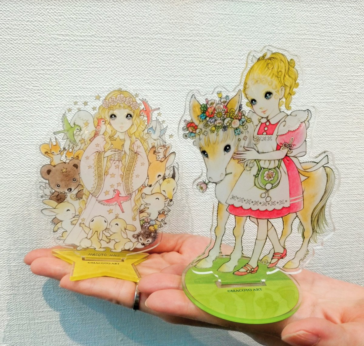 ✨️新作グッズのご紹介✨️ 今大人気のアクリルスタンドがポニー絵柄