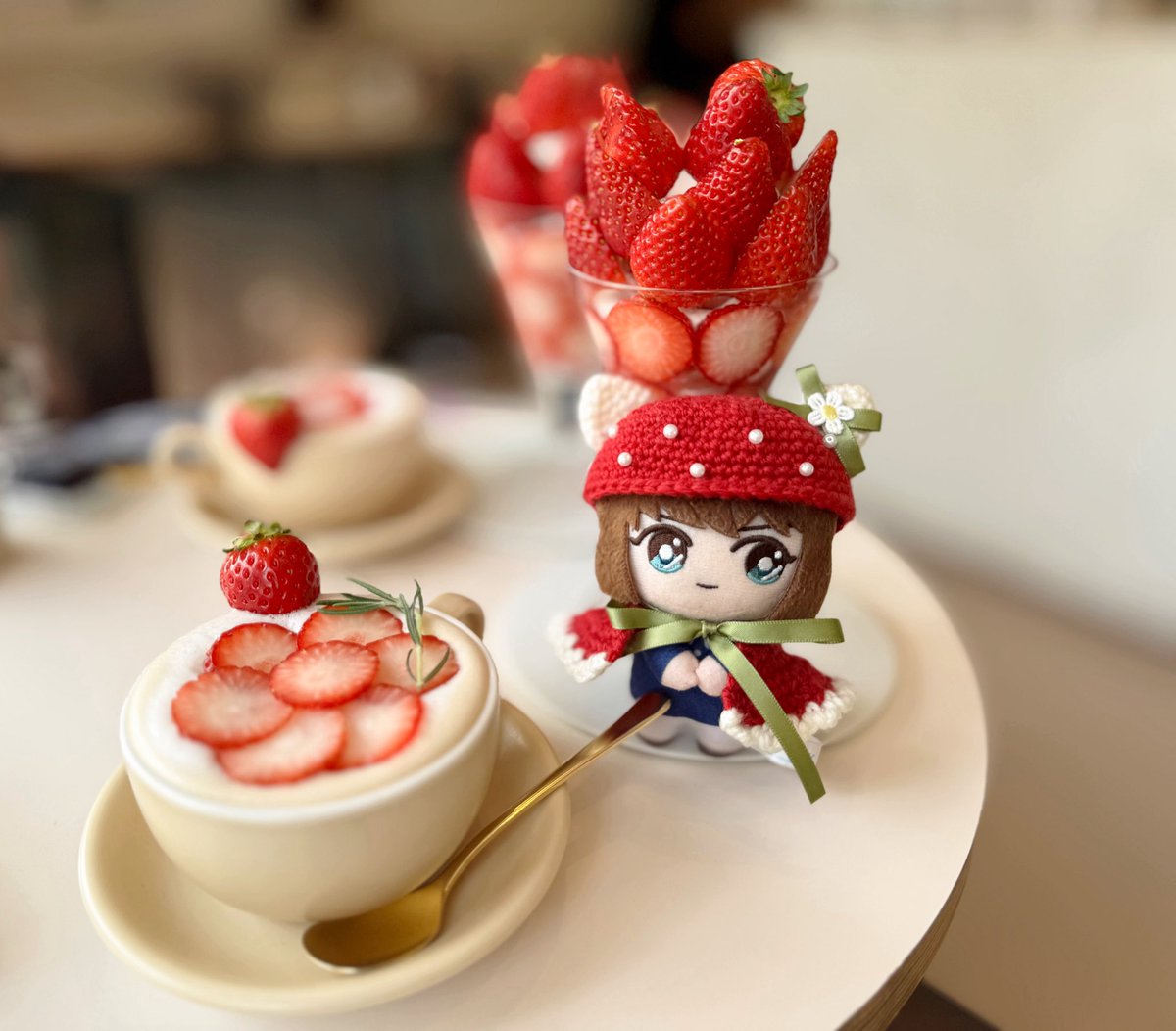 哀ちゃんといちごパフェ食べた〜(՞ෆ ෆ՞)🍓