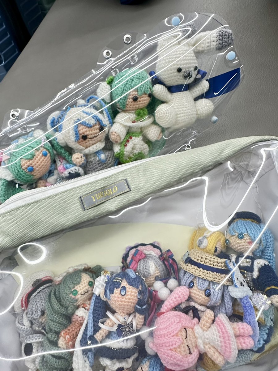 クリアポーチあみぐるみさんたくさん連れて行けて良きです・:*+.(( °ω