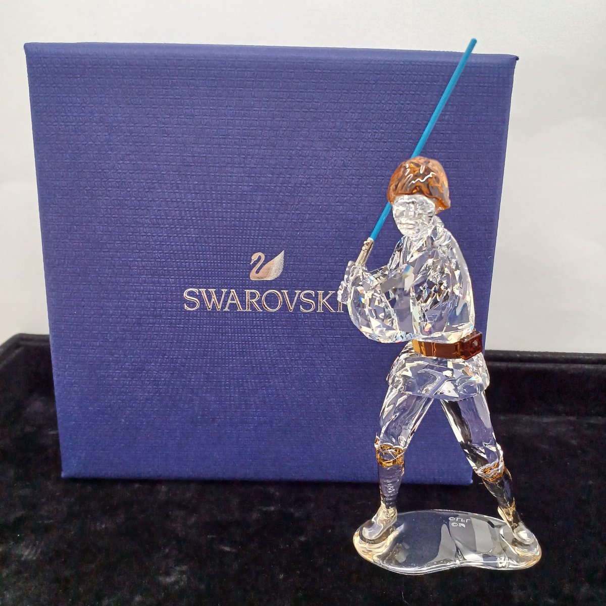 スワロフスキー製のスターウォーズの置物です。 廃盤商品らしいので