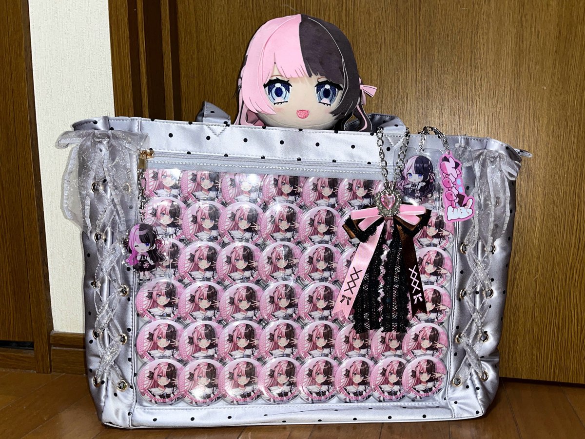 First pickの缶バッジでひなーのの痛バ完成しました！ VGGCに持ってい