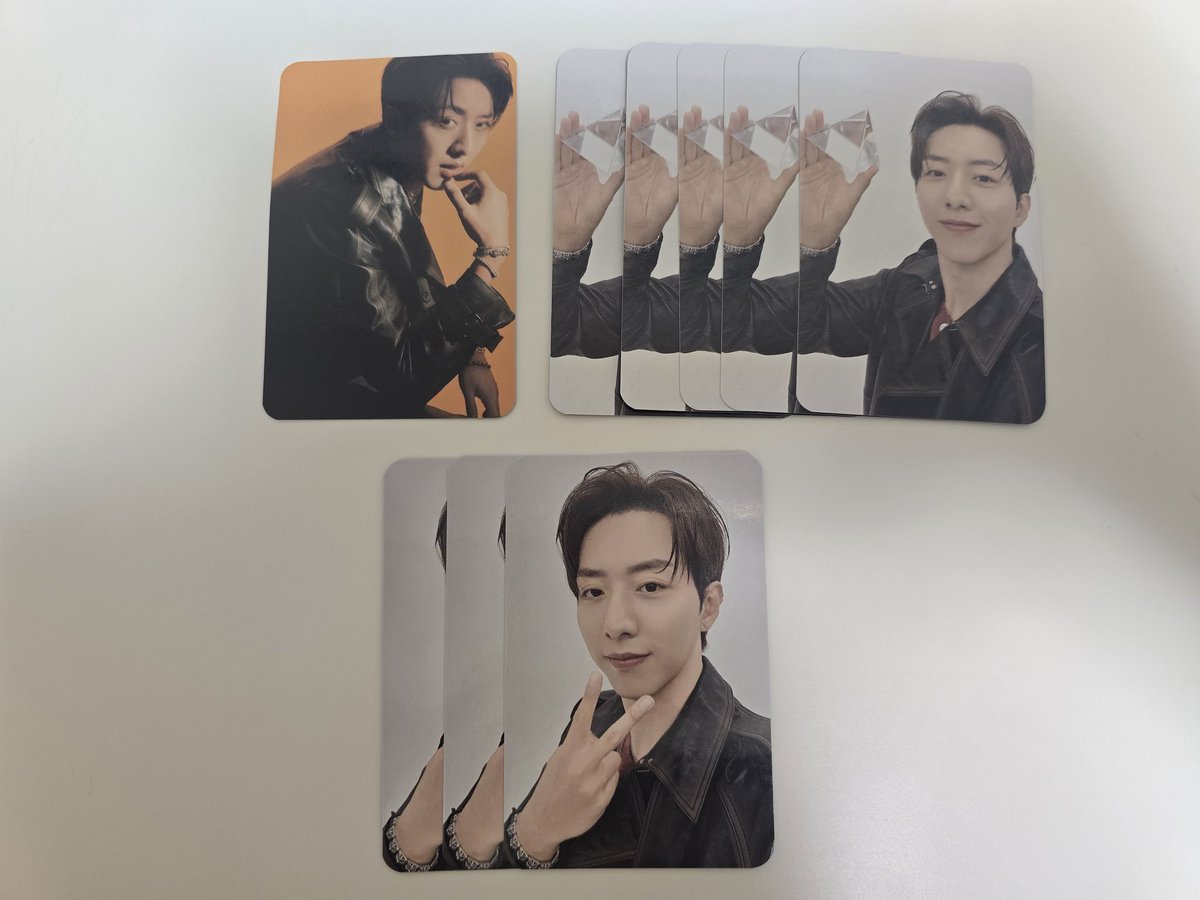 CNBLUE 3LOGY ソウルコン ジョンシン トレカ 同じ柄ばかりなんですが