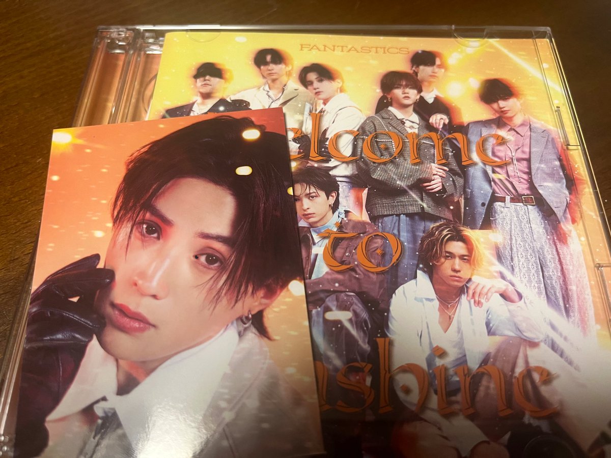 サイン付き買ったらトレカも3枚かと思い込んでたけど、応募するのにCD