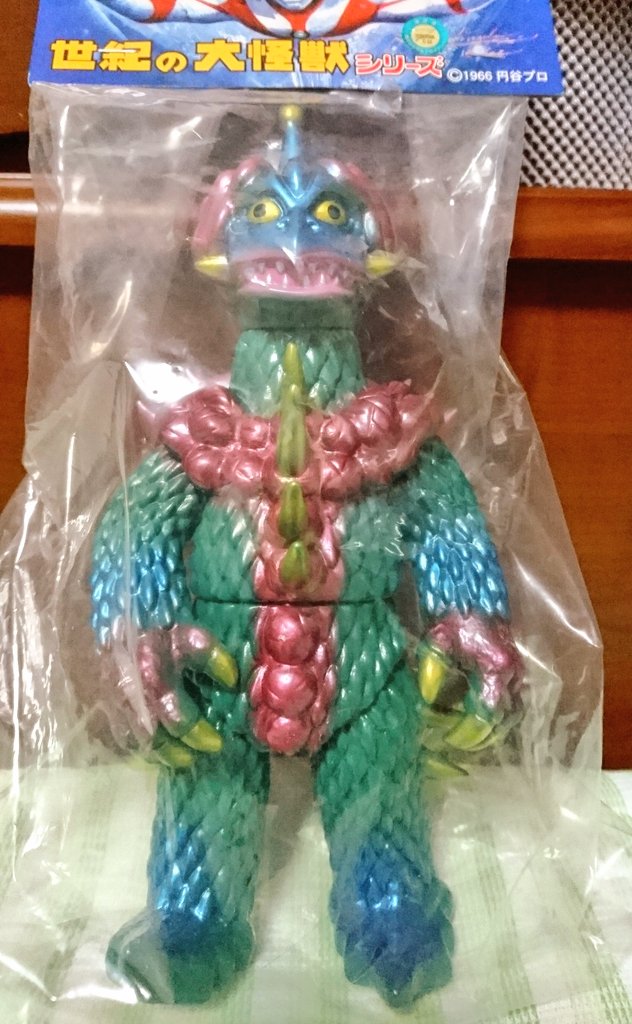 え、この素晴らしい存在をご存知なかった？ #ウルトラマンA #ソフビ