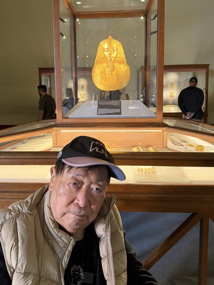 黄金のマスクはツタンカーメンだけではありません。これはプスセンネス