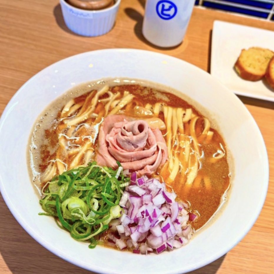 おはようございます！ 2月22日(日)本日も元気に営業します🐱✨ 営業