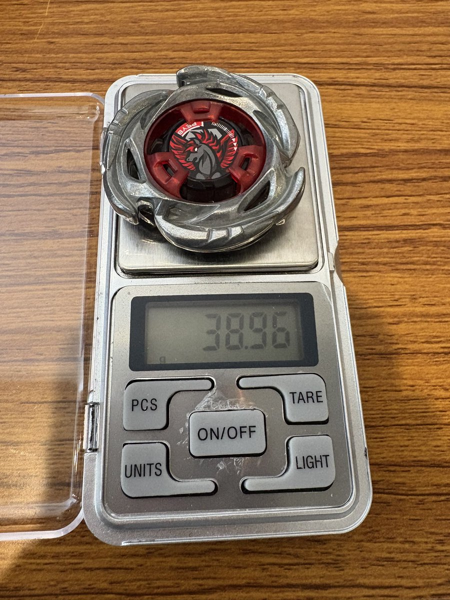 赤エアロペガサス届いたから測ったら38.96gでした🫶 あと、ほぼ39gで