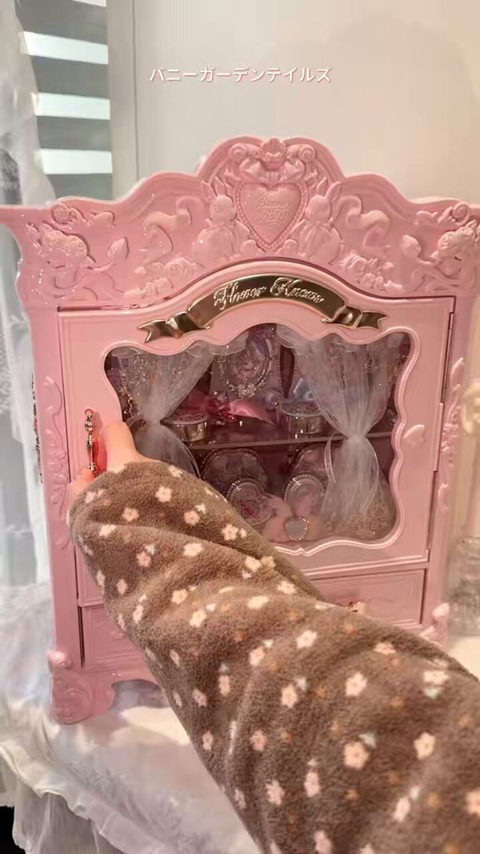 バニーガーデンのギフトボックスを開けて、まるでやさしい色に溢れた