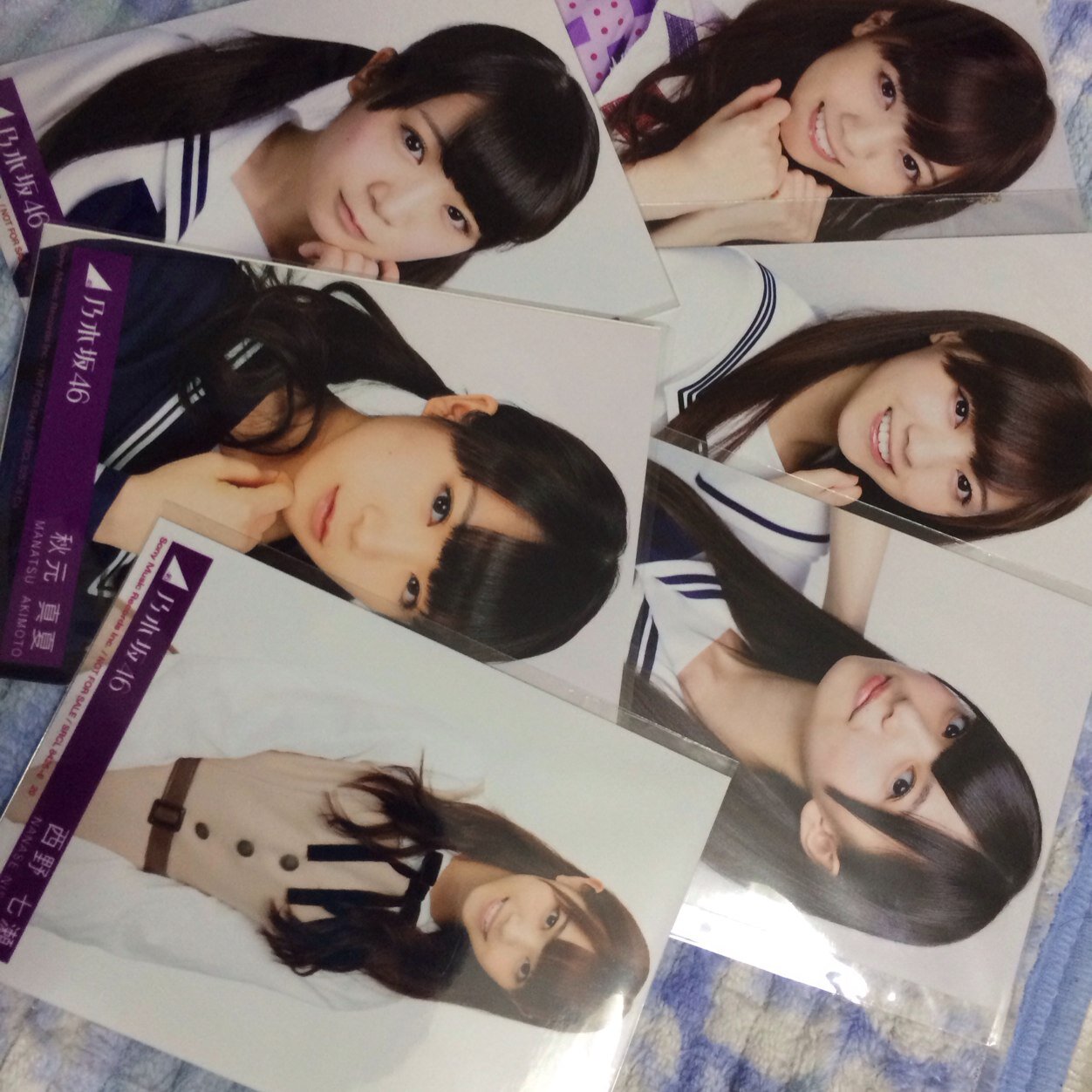 乃木坂46 生写真 久保史緒里卒業コンサートTシャツ 襟付きコーデ 6期生