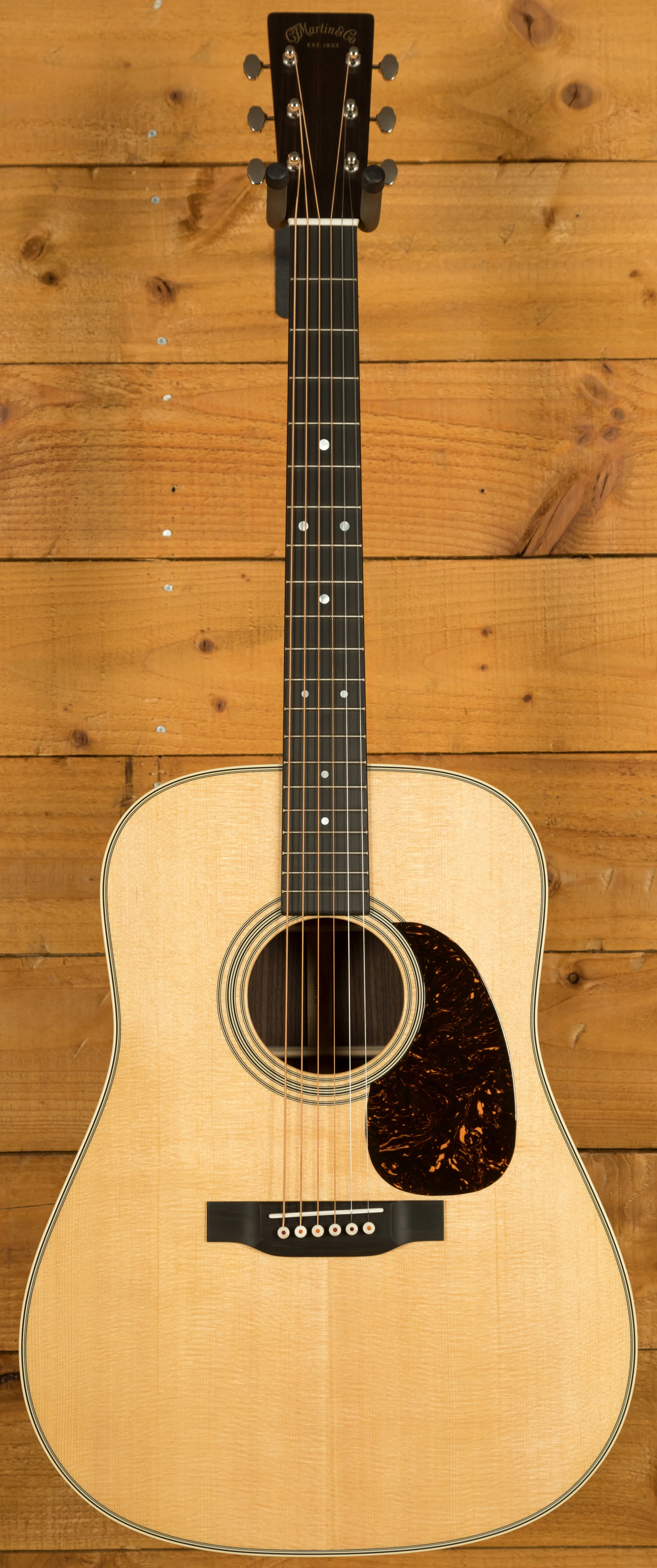 Martin Standard Series | D-28E Factory Fitted Fishman Thinline