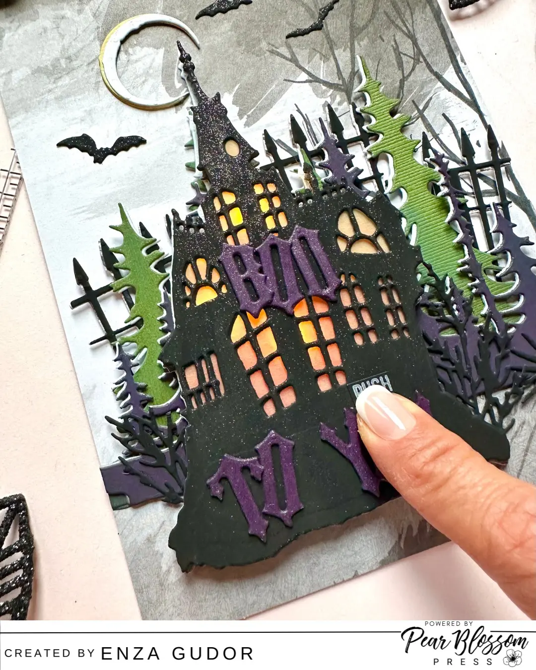 Pearblossom Press - Haunted Glow: A Light-Up Halloween Card with